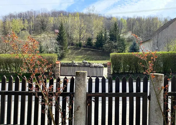 ホームステイ Dom Tkacza ピエシツェ